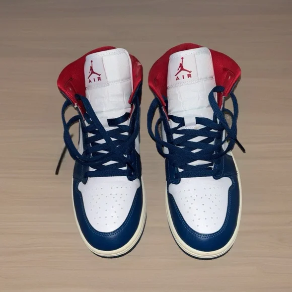 Wmns Jordans Size 10.5/Mens 9 Sneakers - French Blue, Red, and White - Picture 2 of 6